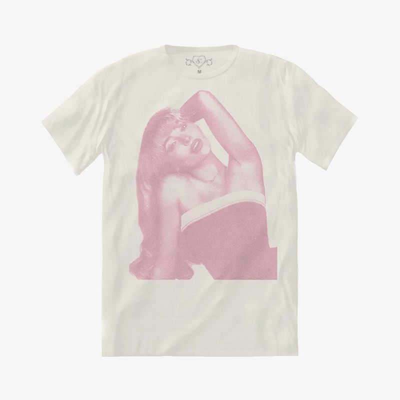 camiseta-sabrina-carpenter-espresso-photo-tee-offwhite-a-camiseta-espresso-photo-tee-da-cantora-00602475398240-26060247539824